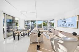 Chic Bay Harbor 3BR, Rooftop Pool, Free Parking - Image 3